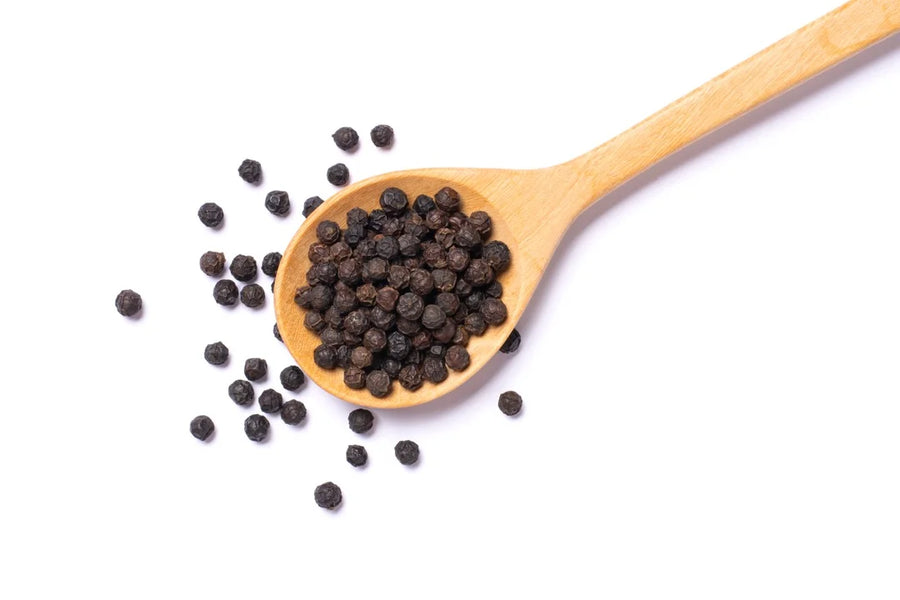 Pepper, Black (cracked) — Sharp-warm, Pungent-bright, Citrus-pepper